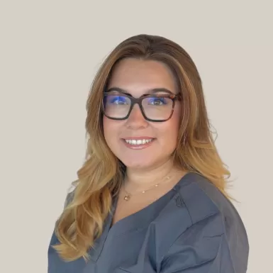 Oerlikon Dentalhygienikerin Giulia Bärlocher 1000 x 1000 px